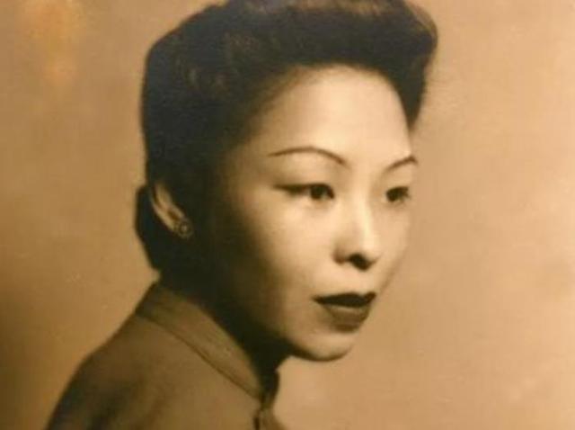 她是中国舞之母，因难忘初恋，40年后她回到他身边，55年后再牵手