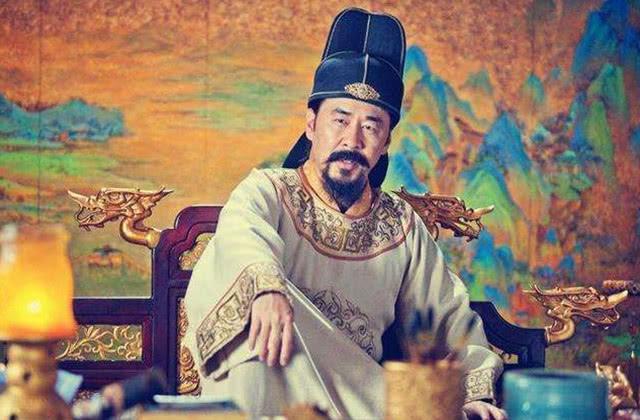 中国历史上最辉煌奢侈的朝代，老百姓喝酒都用银器，不是唐朝