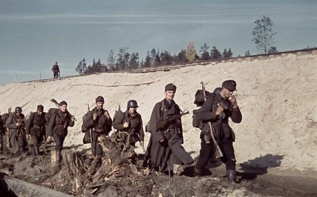 这支德军部队只存在了33天，面对苏军炮火，冒死保护国内难民
